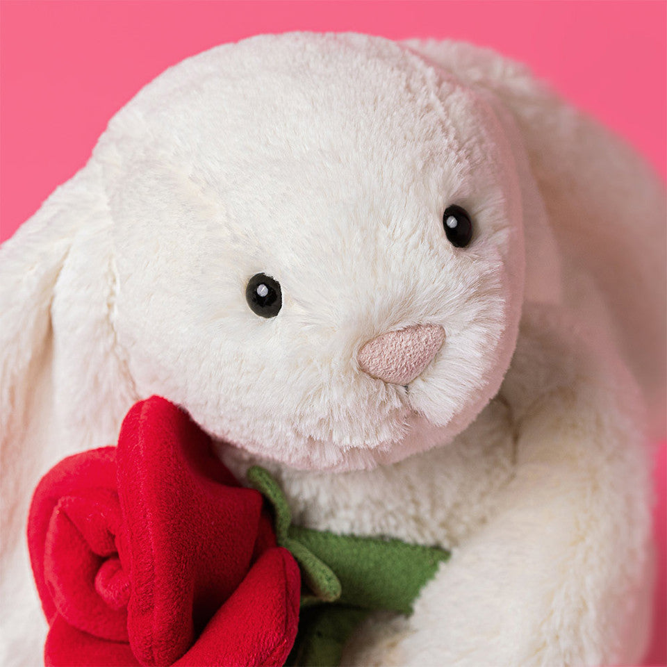 Cream Bunny mit Rose