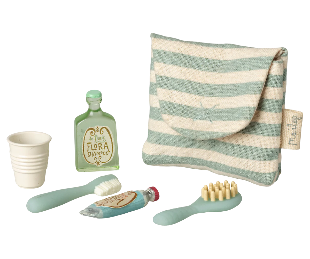 Maileg - Zahnbürsten-Set in Tasche, Maus – Blau gestreift