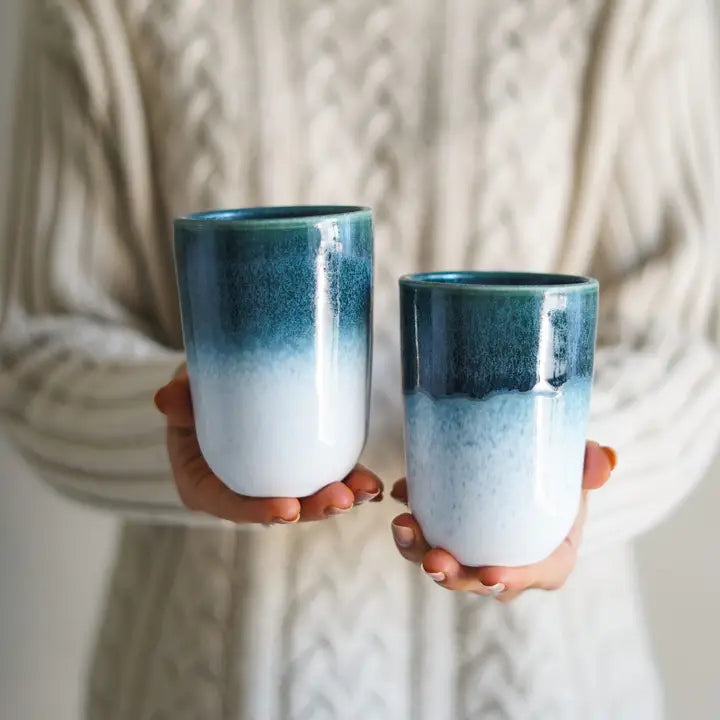 Handgemachter Becher, Petrol