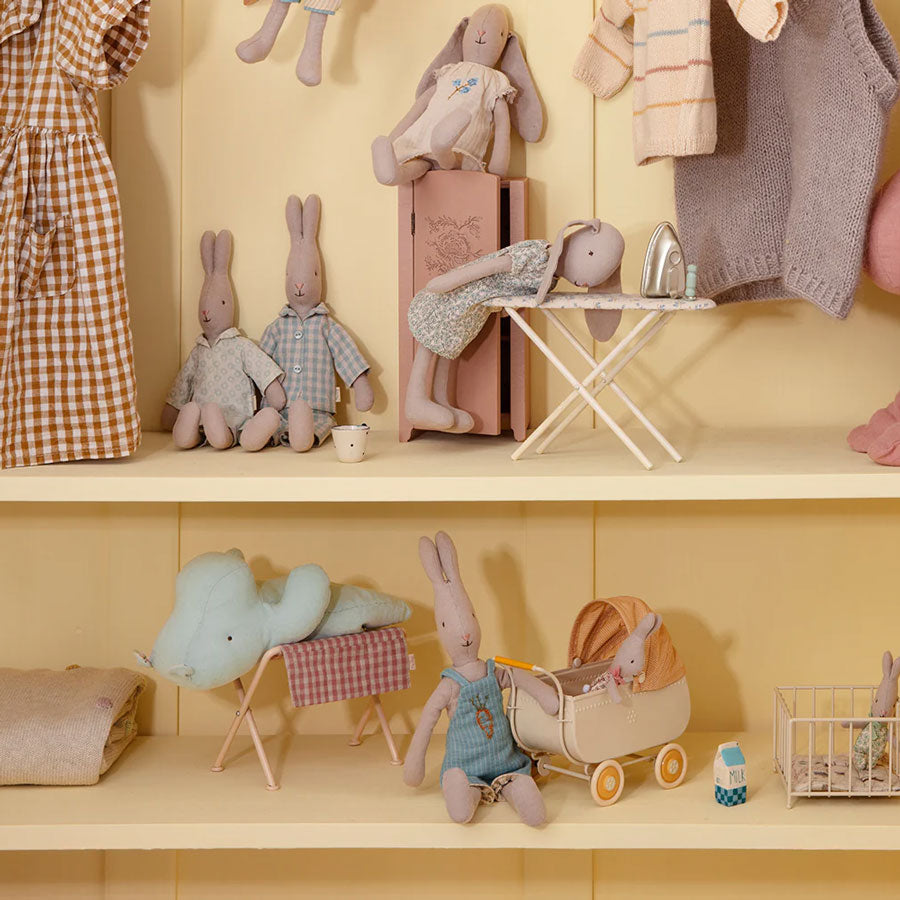 Maileg - Wickeltisch Babymaus Karos