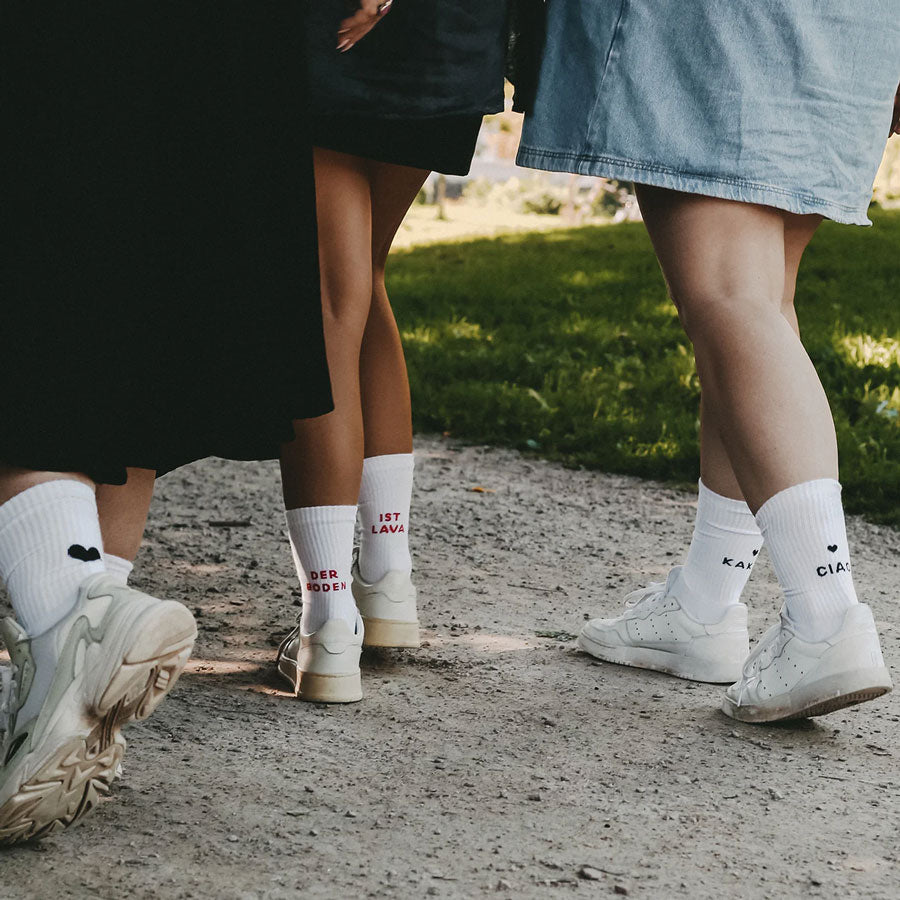 Eulenschnitt - Socken "Der Boden ist Lava" Größe 39 - 42