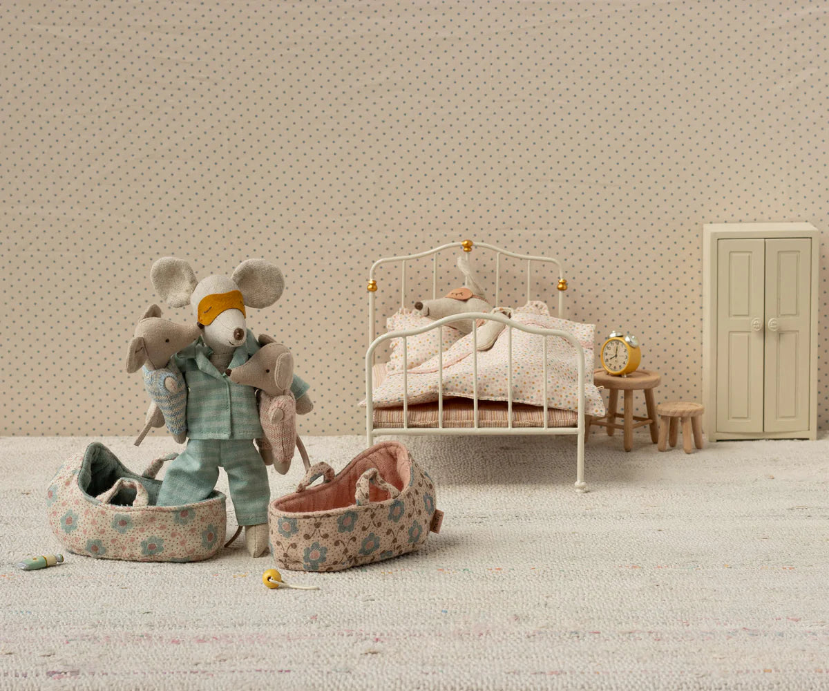 Babymaus in Tragetasche - Rosa